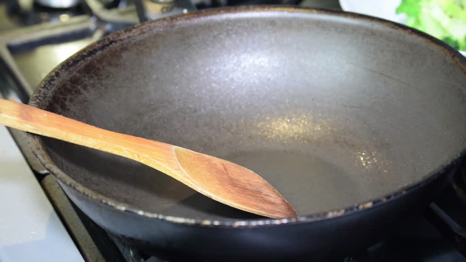 Frying pan cooking wok