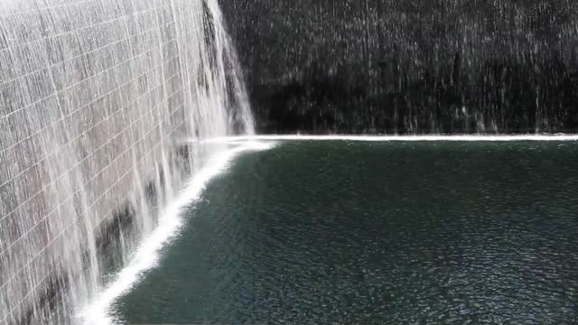 Fountain cascade monument