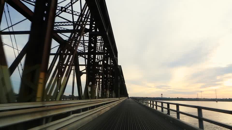 Bridge driving motion