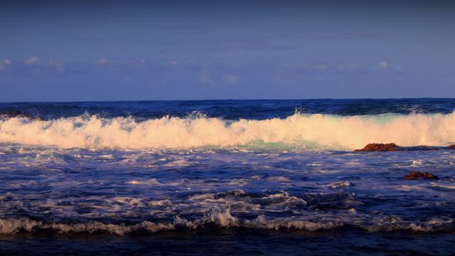 Ocean waves scenery