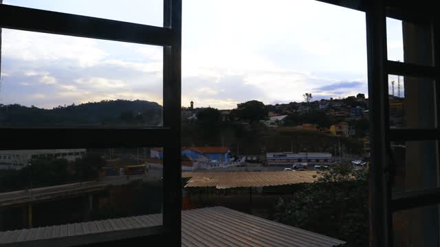 Side window hour of gold sabará