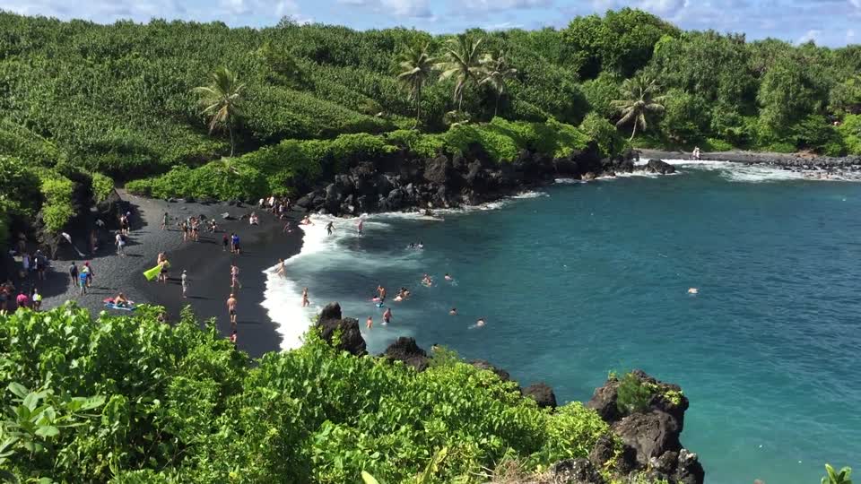 Black sand beach maui hawaii