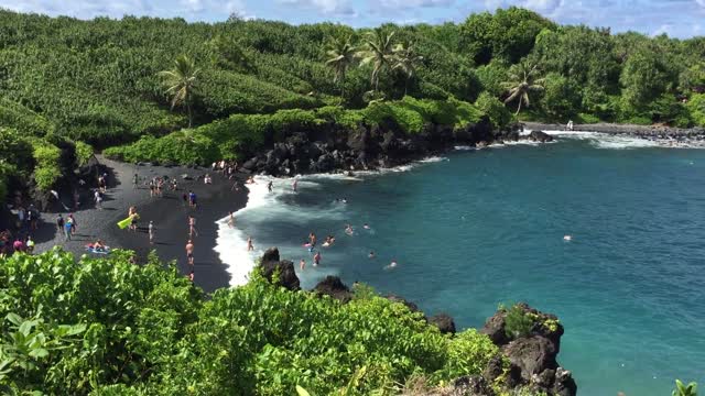 Black sand beach maui hawaii