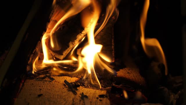 Flare-up warmth chimney