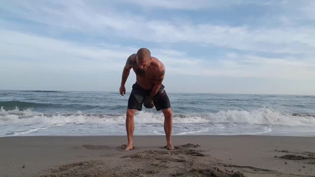 Kettlebells kettlebell juggling kettlebell training