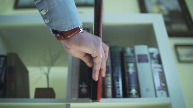 Book shelf inserting