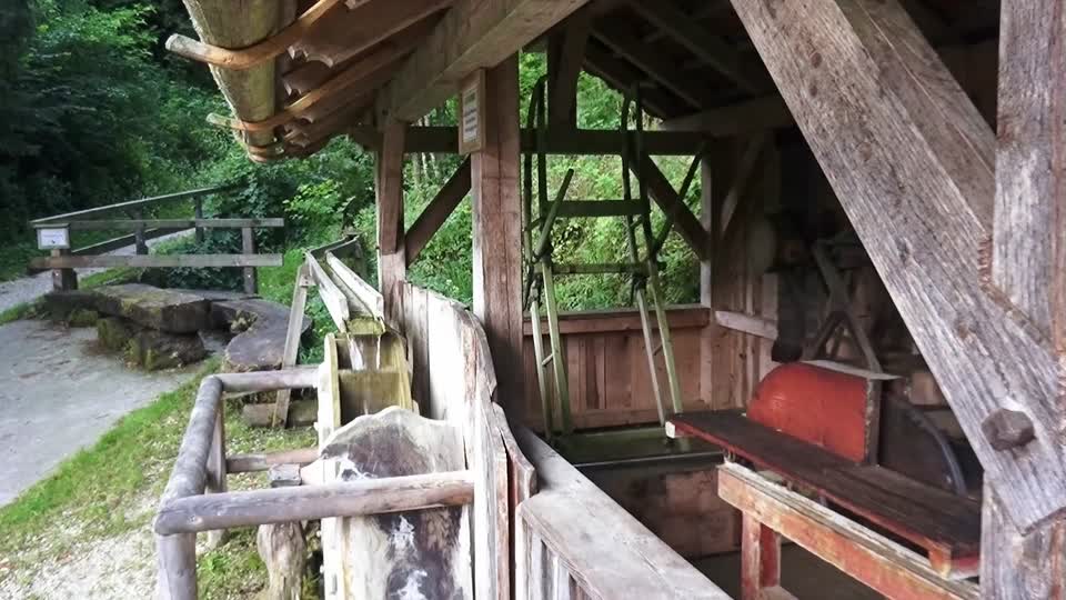 Saw water wheel architecture