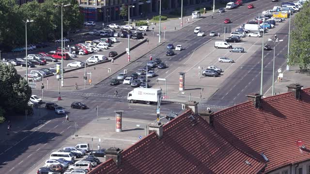 Crossing time lapse traffic