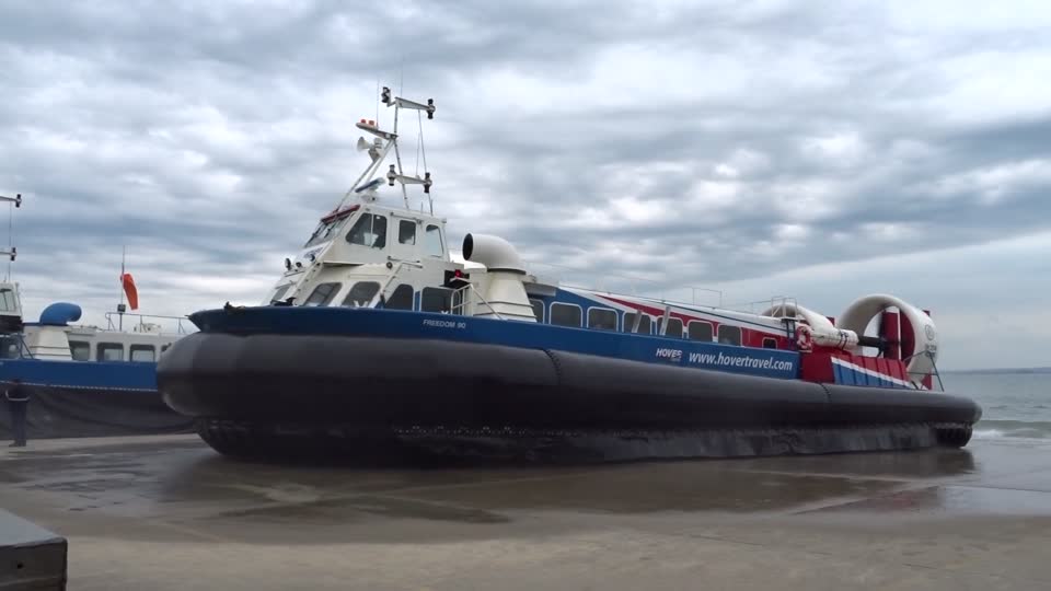 HOVERCRAFT TAKING OFF FROM RYDE ISLE OF WIGHT