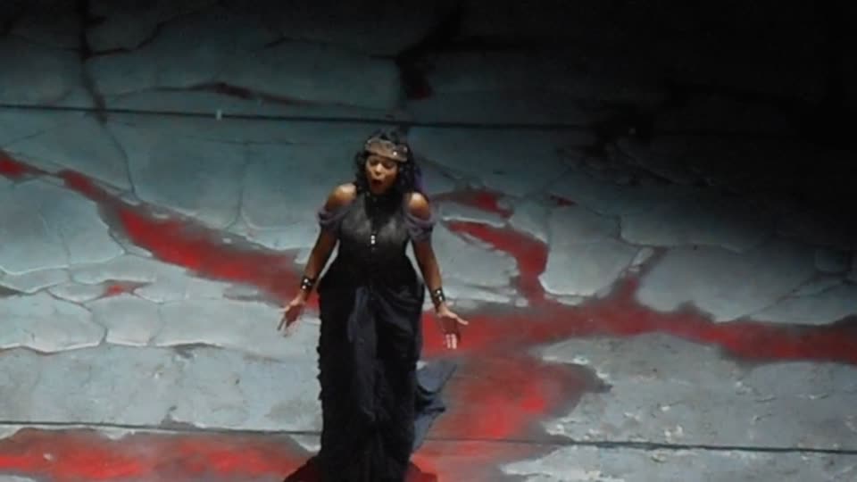 Kristin Lewis as "Aida" by Giuseppe Verdi - Royal San Carlo Theatre in Naples, up to August 2, 2016.