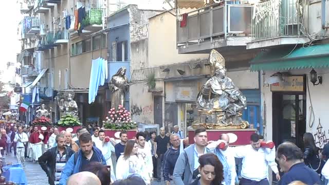 Procession of silver-reliquary busts (17th-20th century) of the Treasure of Saint January at Cathedral of Naples - April 30, 2016