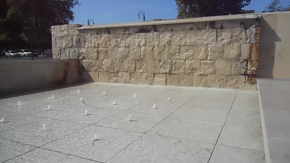 Fountain of Ara Pacis in Rome (2006) - Architect Richard Meier
