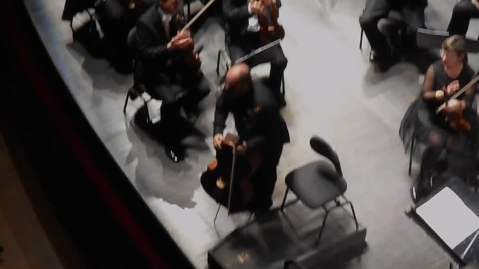 Applause for Enrico Dindo, violoncellist - "Concert op 104" by Dvorak - Royal San Carlo Theatre in Naples