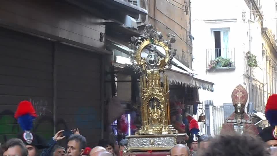 Procession of the tabernacle of reliquary shrine of the blood of Saint January (Neapolitan goldsmiths of 2nd half 14th century; upper decoration 17th century) and of gilded silver reliquary-bust of Saint January (French artists: Étienne Godefray, Guillaum