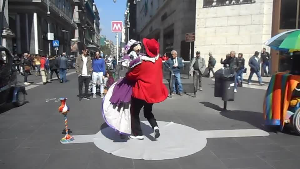 Street artist in Naples