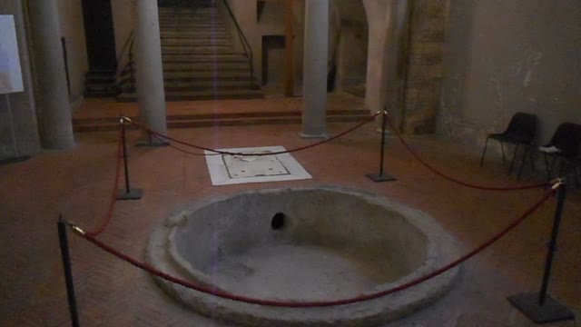 The Baptistery of San Giovanni in Fonte (end 4th century AD), the most ancient baptistery of the whole West - Cathedral of Naples