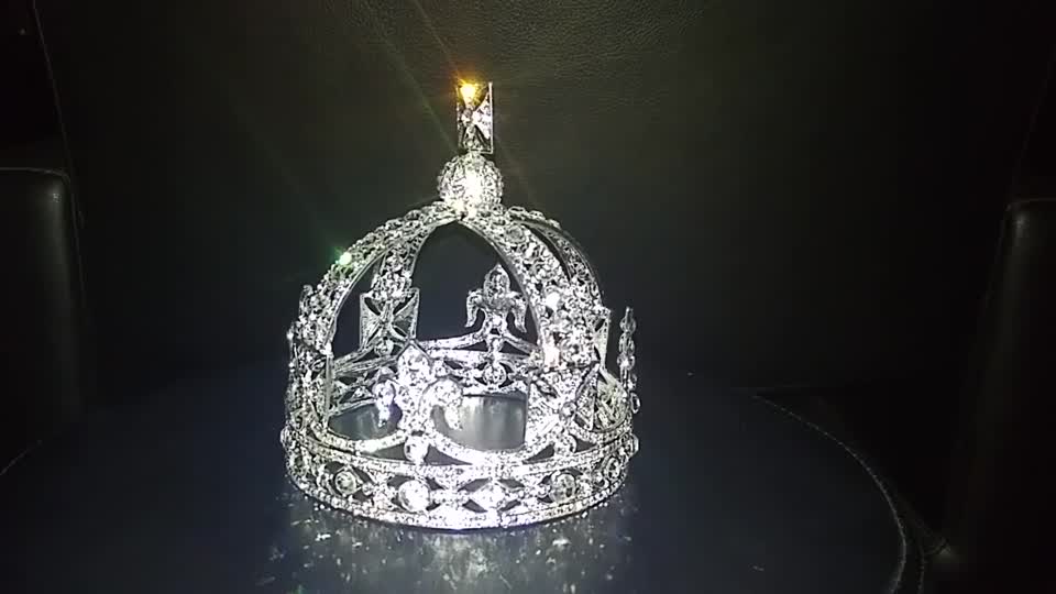 Queen Victoria's small diamond crown, copy fake replica faux, The Crown Jewels, Tower of London.