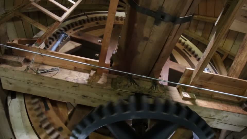 Flügelwelle mit Kammrad - Mühle Straupitz (Video 1)