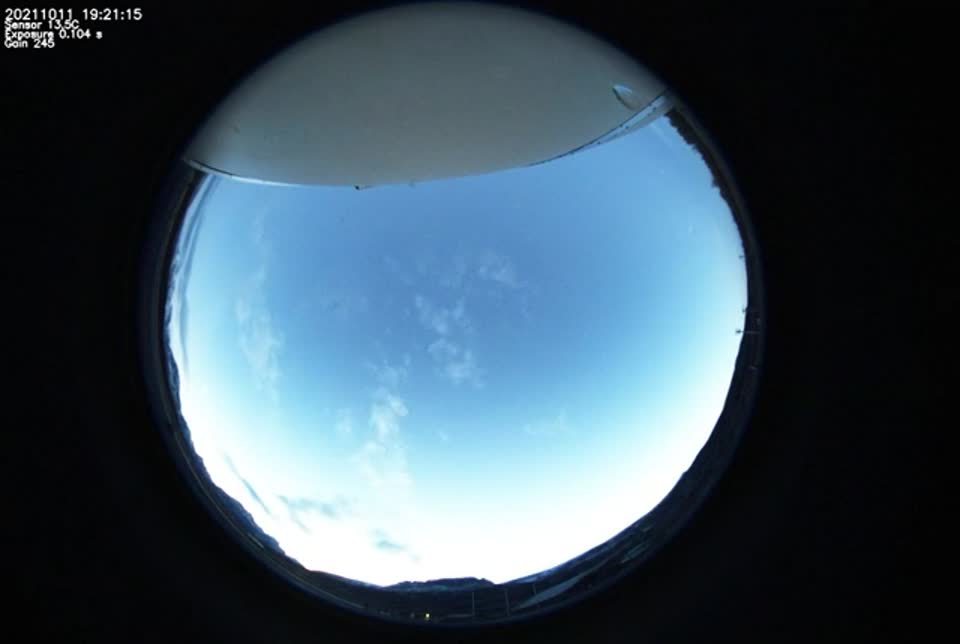 Wide-angle aurora time lapse