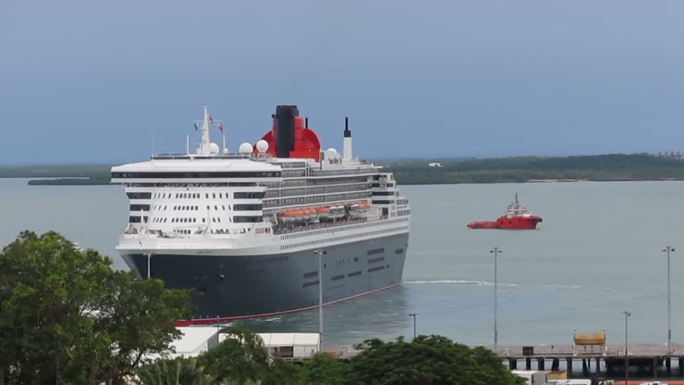 Queen Mary 2 Darwin