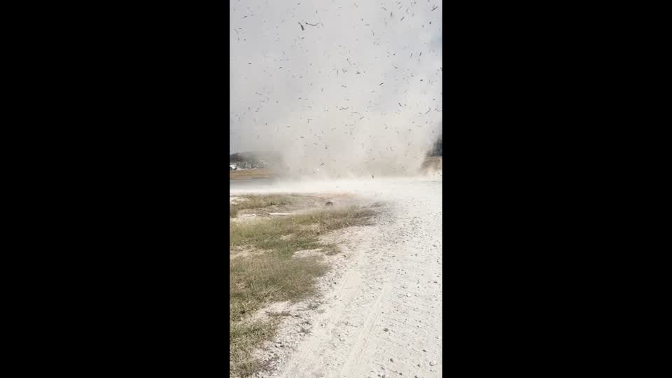 10-11-2022-Luebke-Dust-Devil