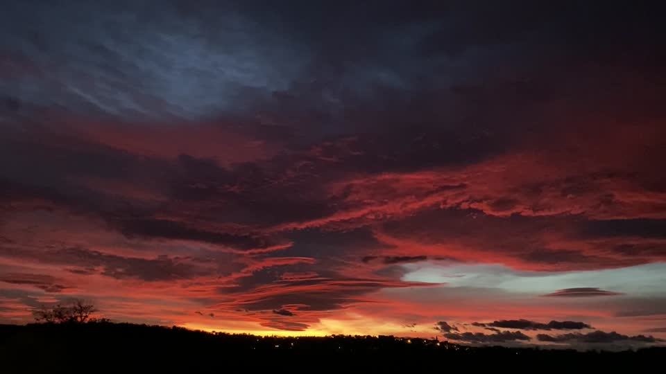 Ciel de folie autour d'Uzès ...   Crazy sky around Uzès ...