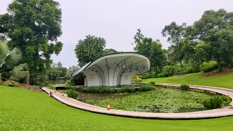 38 - Botanic Gardens