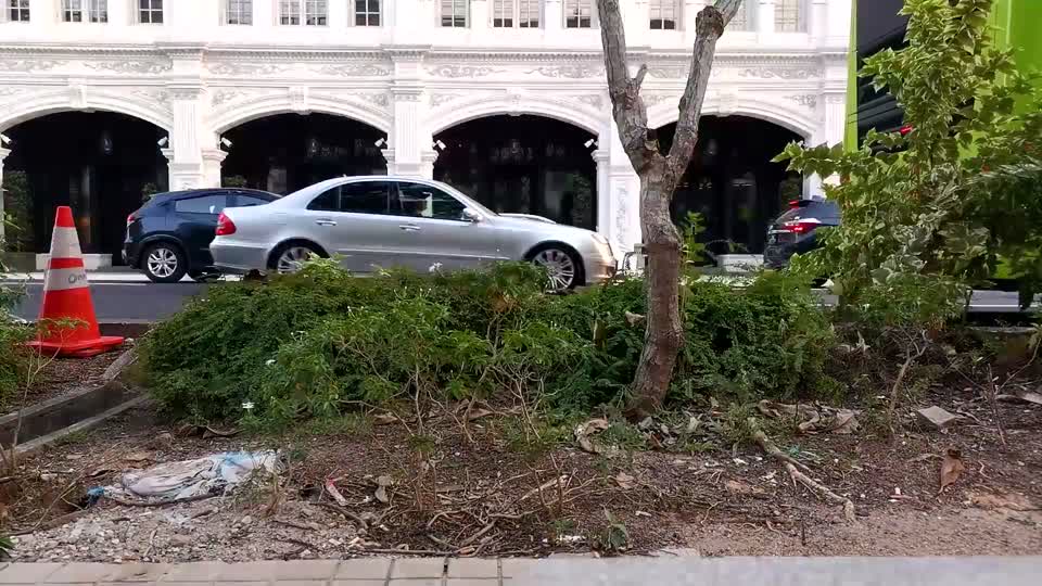 3 - Capitol Roadside