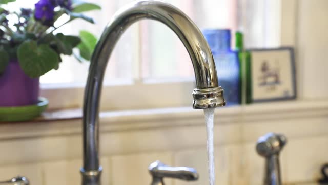Water Usage (Faucet & Drain) BRoll_12s