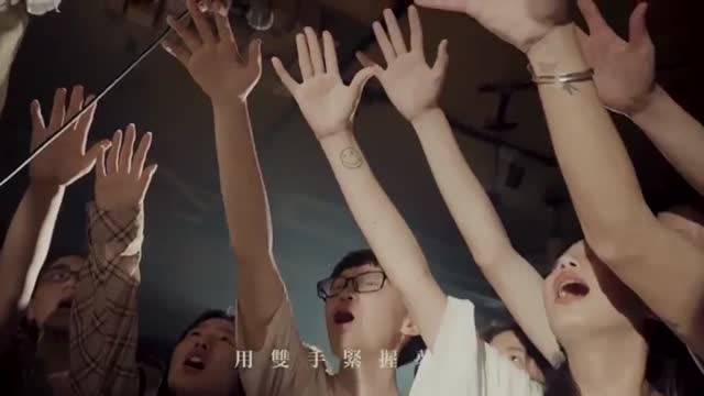 Go Go Rise美好前程【看著天空不說話 Looking at the sky silently】Official Music Video_3
