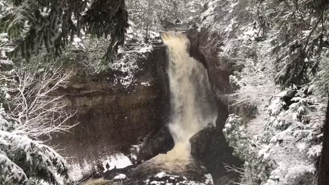 Early snow at Miners Falls