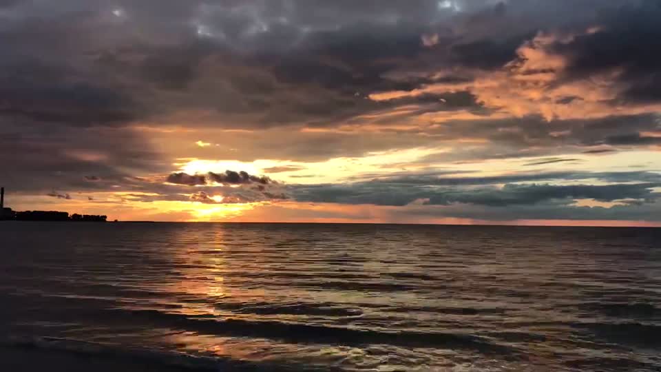 Dunkirk NY Harbor, 9/8/17 - timelapse