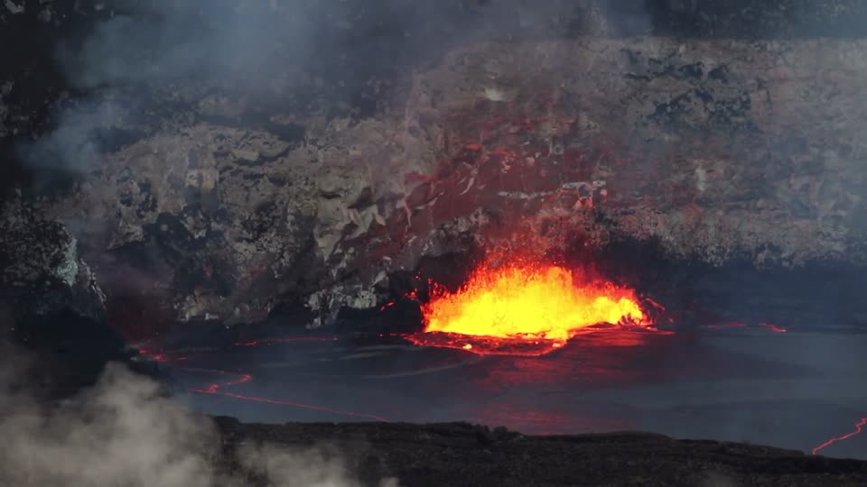 Zooming in on Halema‘uma‘u Lava Lake, 12.11.16