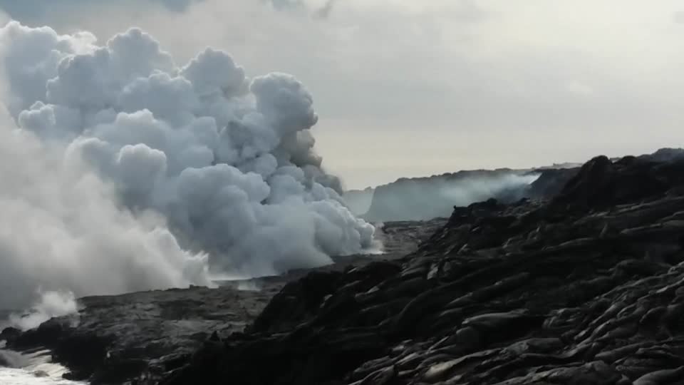 Video of delta collapse and gas/rock plume