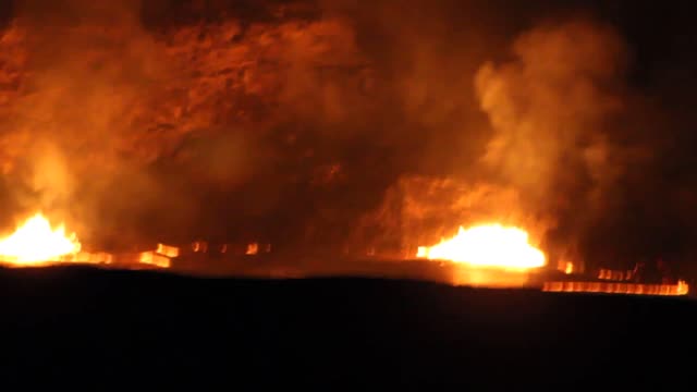 Sunrise at lava lake in Halema‘uma‘u crater, 3.22.17