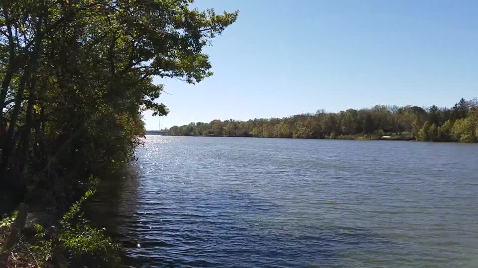 Park along Scioto River