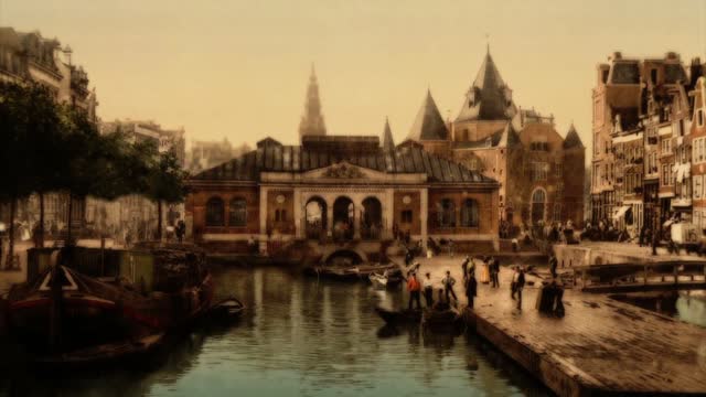FINAL AMSTERDAM PHOTO WITH MOVING WATER