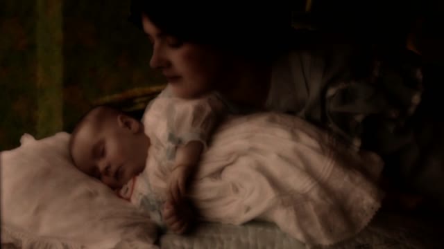 VICTORIAN WOMAN AND CHILDv3