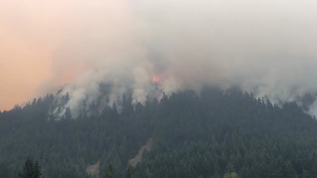2017_Sept._Eagle Creek Fire burning.
