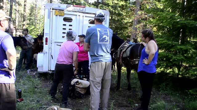 WILDERNESS SURVIVAL-Training on Packing Horses Advice
