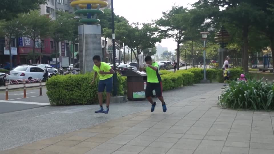 MAH04145子軒安勳青蛙跳