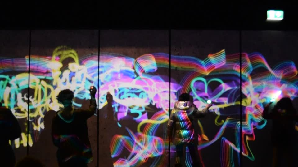 Winter Lights at Canary Wharf. London. "Luma Paint Light Graffiti" VIDEO.