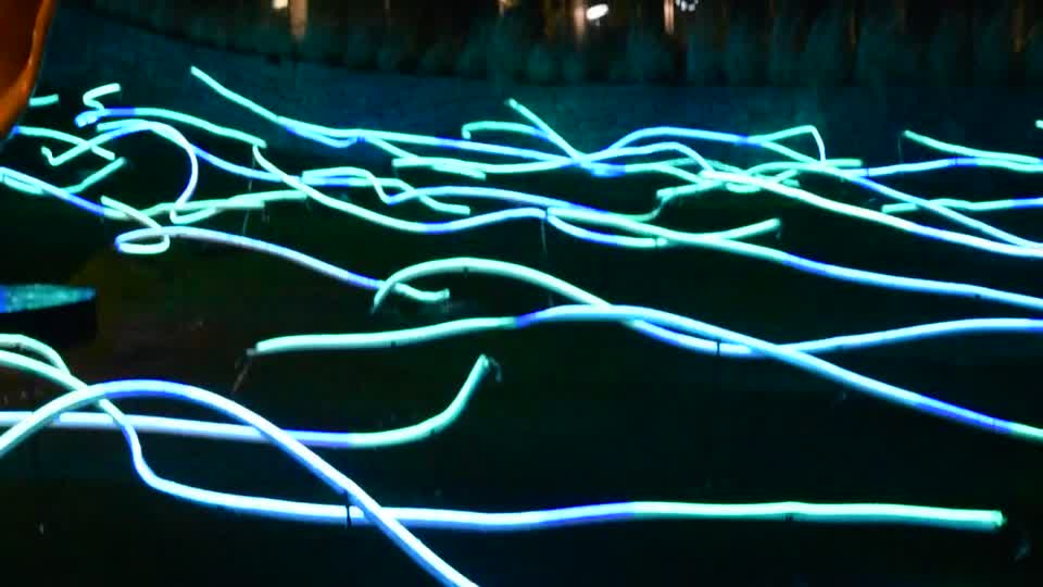 Winter Lights at Canary Wharf. London. "Squiggle". VIDEO.